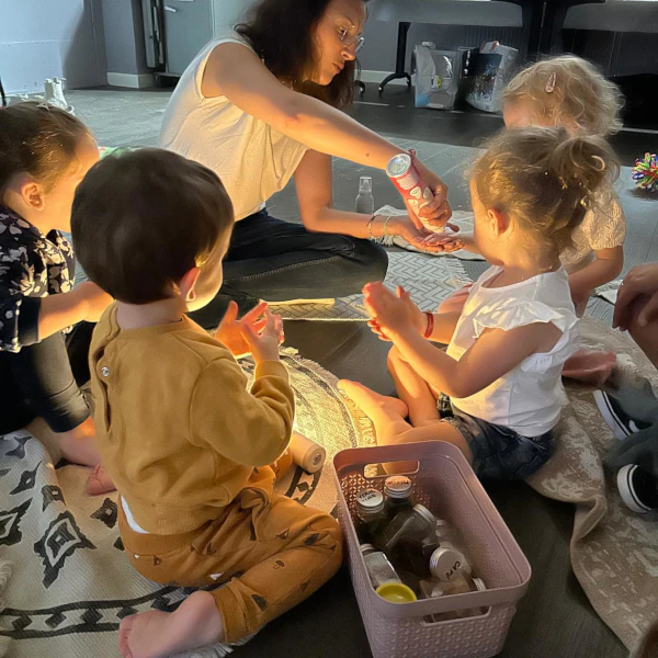 Atelier sensoriel Sarah Parentalité